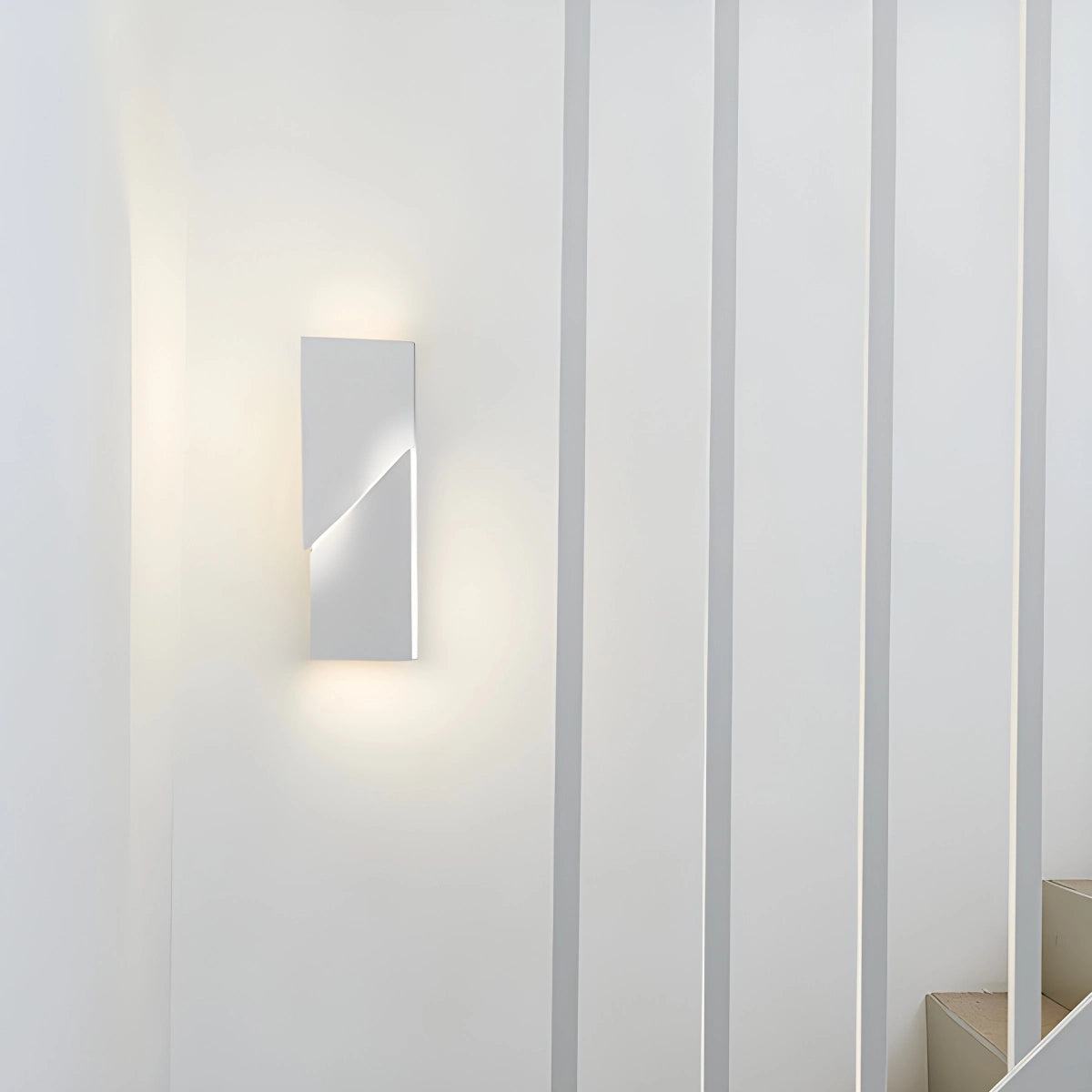 Antizer Shadows Grand Wall Sconce Lamp
