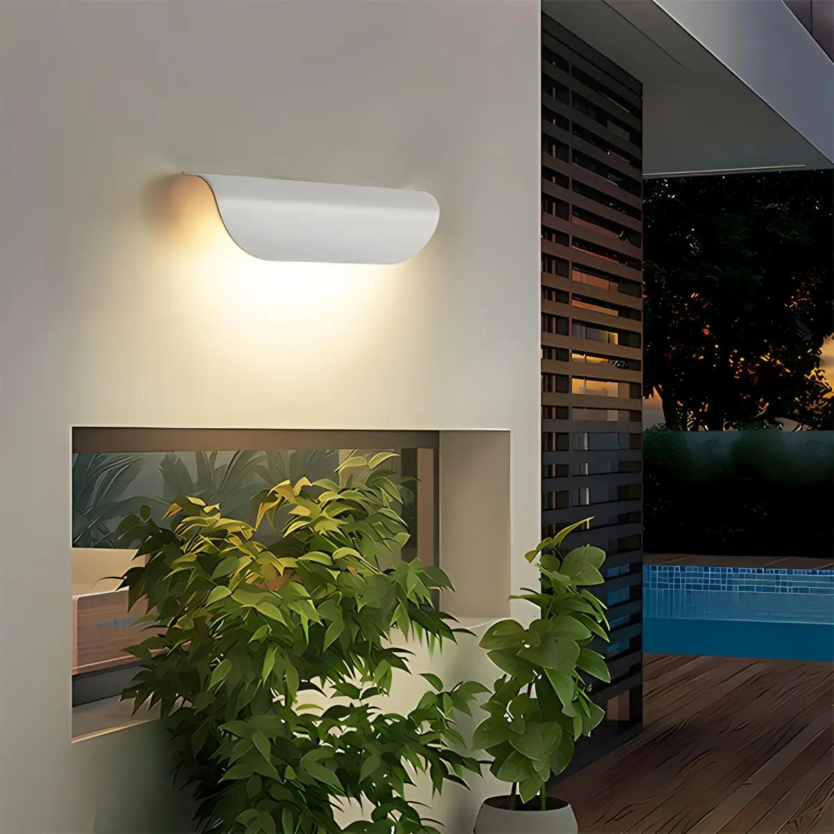 Antizer Curled Leaf Outdoor Wall Light