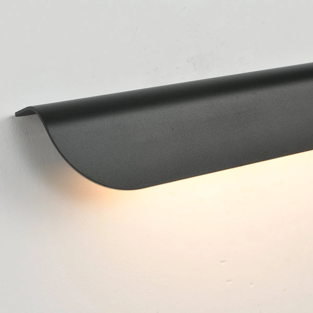Antizer Curled Leaf Outdoor Wall Light