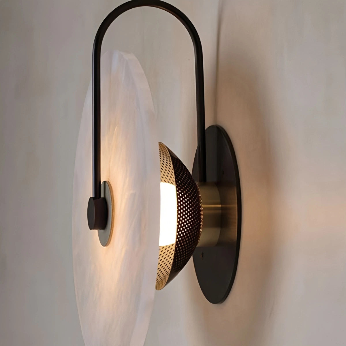 Antizer Simple Circular Spanish Alabaster Wall Lamp