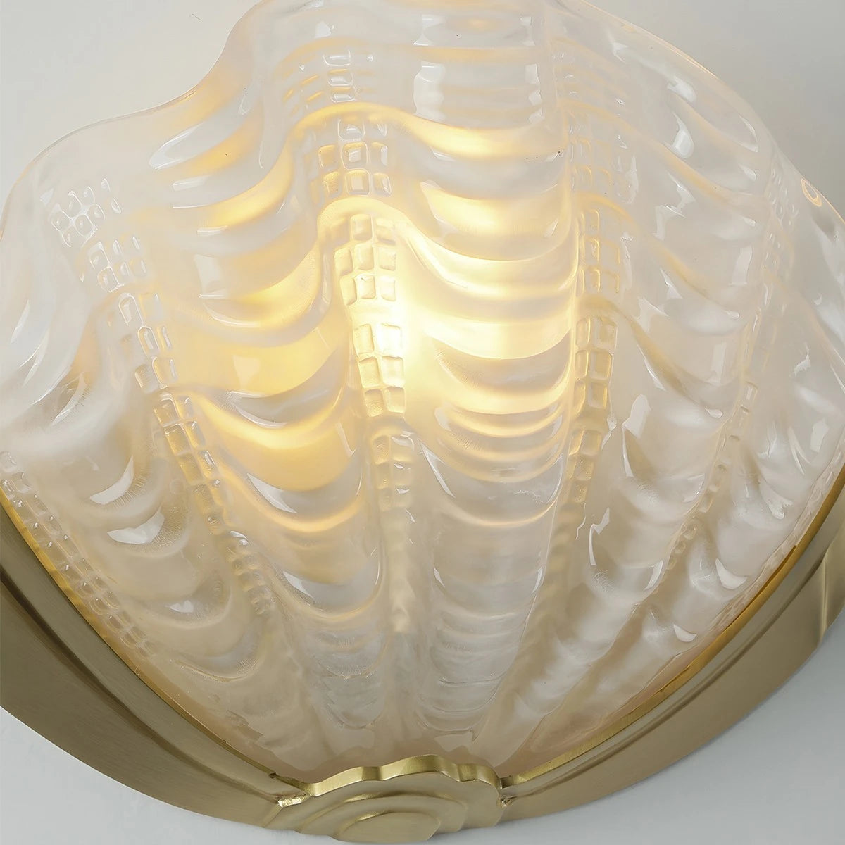 Antizer Light Luxury Brass Shell Glass Wall Lamp