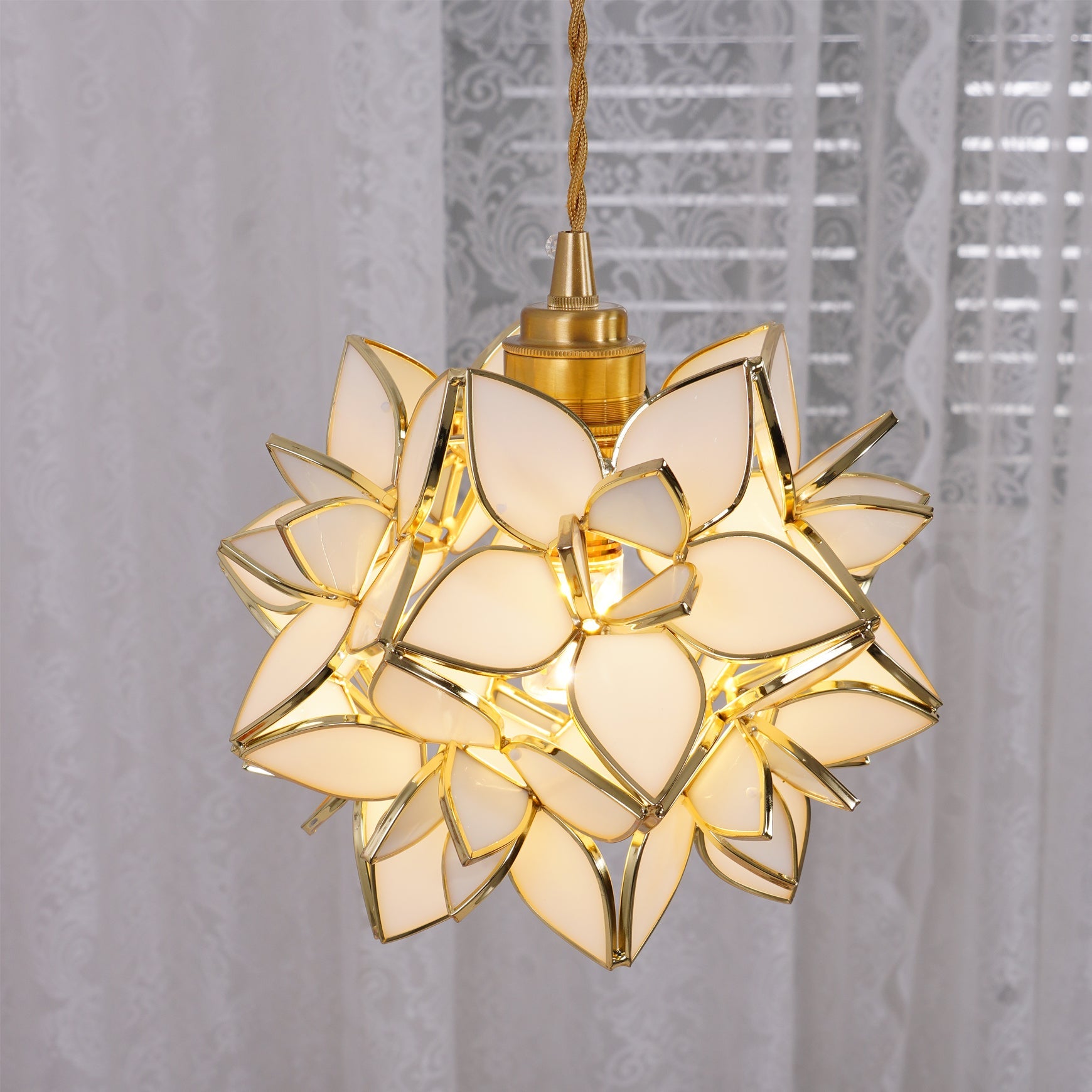 Elegant Capiz Shell Flower Pendant Lamp, Brass Finish, Dimmable, Modern Lighting