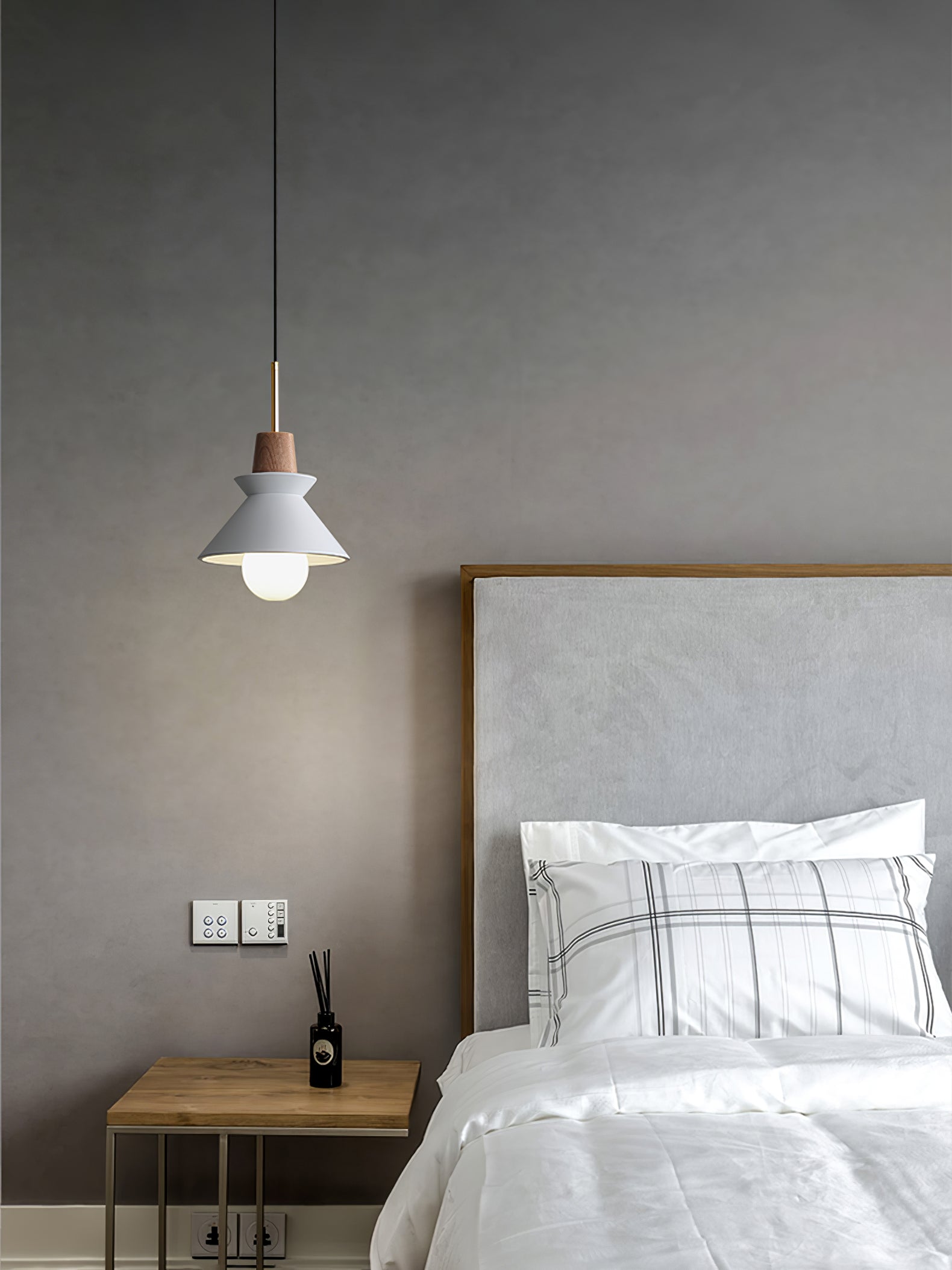 Modern Scandinavian Resin Wood Pendant Lamp, Nordic Style Ceiling Light Fixture